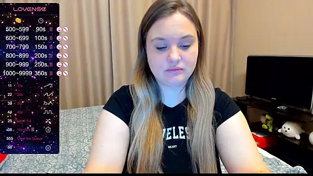 Snapshot of AlanaBrox chatting on December 14, 2:45 am AlanaBrox online show from December 14, 2:45 am