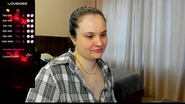 Snapshot of AlanaBrox chatting on November 8, 7:30 am AlanaBrox online show from November 8, 7:30 am