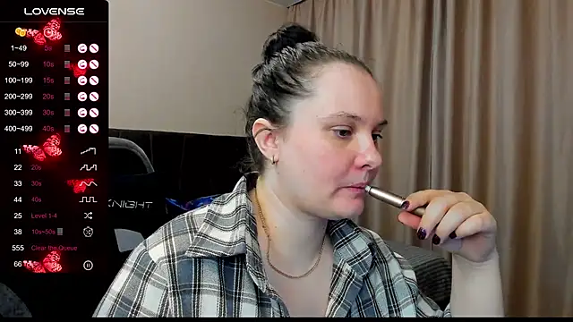 Snapshot of AlanaBrox chatting on November 28, 11:40 pm AlanaBrox online show from November 28, 11:40 pm