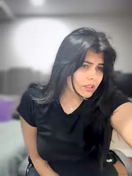 Alyaa s online show from October 29, 2:47 am