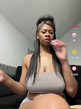 Snapshot of shawneebaby chatting on April 28, 5:34 am shawneebaby online show from April 28, 5:34 am