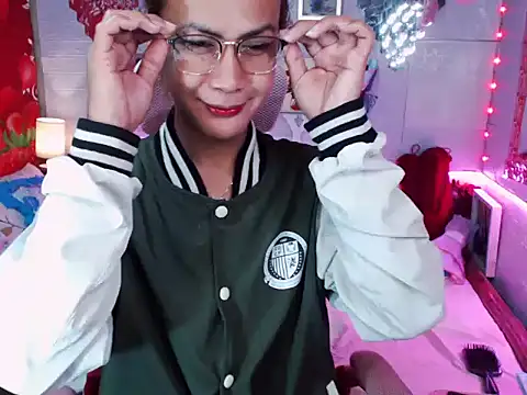 Snapshot of HotHornyAsian chatting on April 12, 9:31 pm HotHornyAsian online show from April 12, 9:31 pm
