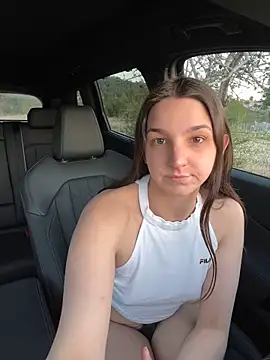 Snapshot of DoriDeluxe66 chatting on February 14, 5:25 pm DoriDeluxe66 online show from February 14, 5:25 pm