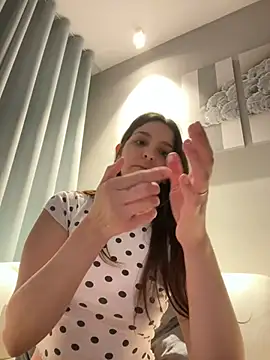 Snapshot of DoriDeluxe66 chatting on February 20, 8:25 pm DoriDeluxe66 online show from February 20, 8:25 pm