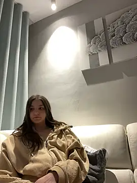 Snapshot of DoriDeluxe66 chatting on February 22, 1:02 pm DoriDeluxe66 online show from February 22, 1:02 pm