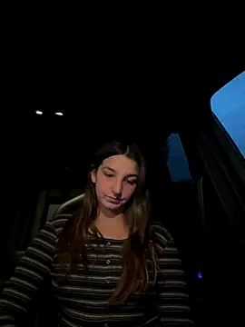 Snapshot of DoriDeluxe66 chatting on September 9, 6:18 pm DoriDeluxe66 online show from September 9, 6:18 pm