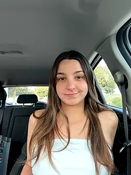 Snapshot of DoriDeluxe66 chatting on November 1, 3:47 pm DoriDeluxe66 online show from November 1, 3:47 pm