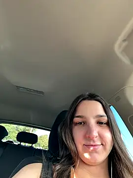 Snapshot of DoriDeluxe66 chatting on November 27, 1:35 pm DoriDeluxe66 online show from November 27, 1:35 pm