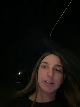 Snapshot of DoriDeluxe66 chatting on December 1, 10:48 pm DoriDeluxe66 online show from December 1, 10:48 pm