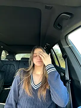 Snapshot of DoriDeluxe66 chatting on December 5, 12:36 pm DoriDeluxe66 online show from December 5, 12:36 pm