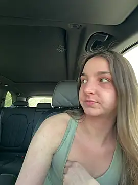 DoriDeluxe66 online show from February 15, 9:52 am