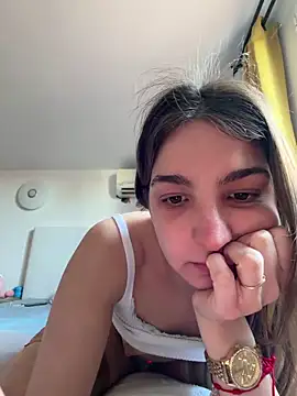 DoriDeluxe66 online show from March 17, 9:01 am