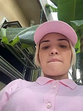 Snapshot of Sarita-candy chatting on December 31, 8:23 pm Sarita-candy online show from December 31, 8:23 pm