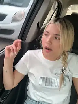 Snapshot of Sarita-candy chatting on January 4, 4:43 pm Sarita-candy online show from January 4, 4:43 pm