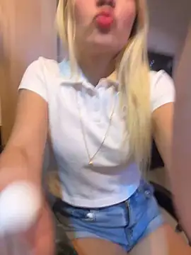 Snapshot of Sarita-candy chatting on January 25, 12:48 am Sarita-candy online show from January 25, 12:48 am