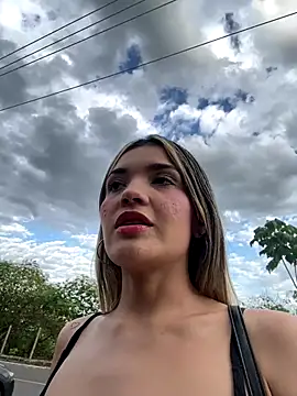 Snapshot of Sarita-candy chatting on December 21, 9:22 pm Sarita-candy online show from December 21, 9:22 pm