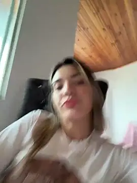 Snapshot of Sarita-candy chatting on April 3, 10:30 pm Sarita-candy online show from April 3, 10:30 pm