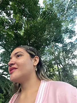 Snapshot of Sarita-candy chatting on July 7, 9:08 pm Sarita-candy online show from July 7, 9:08 pm