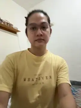 Snapshot of MarieLoveGlamorous chatting on December 2, 3:29 pm MarieLoveGlamorous online show from December 2, 3:29 pm