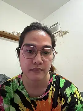 MarieLoveGlamorous online show from May 31, 9:05 pm