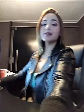 Snapshot of Emiily_W chatting on January 13, 12:24 pm Emiily W online show from January 13, 12:24 pm