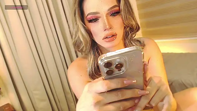 Snapshot of NiamahBarret chatting on March 9, 8:52 pm NiamahBarret online show from March 9, 8:52 pm