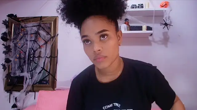 naia blessed online show from October 30, 9:15 pm