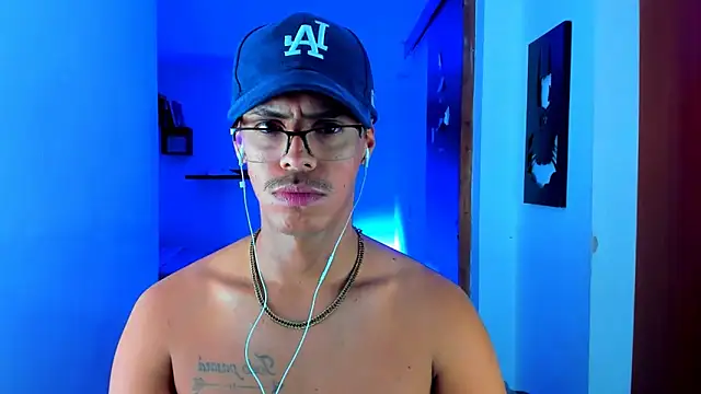 Snapshot of _John_Boy_ chatting on February 28, 12:43 am John Boy online show from February 28, 12:43 am