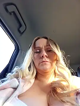 Snapshot of Bondgirl_013 chatting on November 29, 11:57 am Bondgirl 013 online show from November 29, 11:57 am