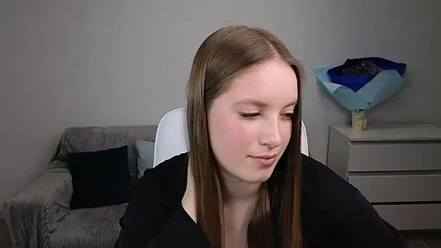 EvaMaddison online show from February 24, 4:04 pm