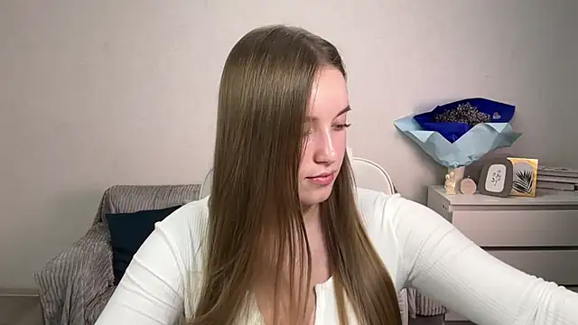 EvaMaddison online show from October 15, 6:52 pm