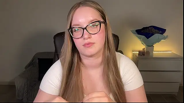 EvaMaddison online show from May 5, 7:11 pm