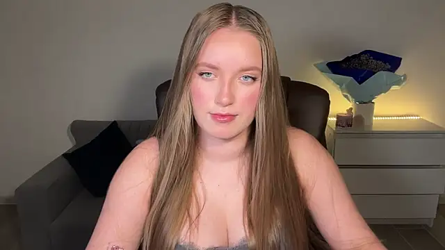 EvaMaddison online show from June 13, 7:23 pm