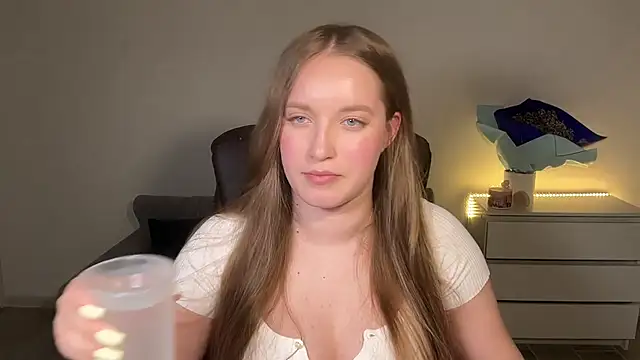 EvaMaddison online show from June 26, 8:57 pm