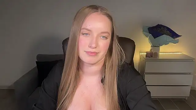 EvaMaddison online show from June 27, 8:14 pm