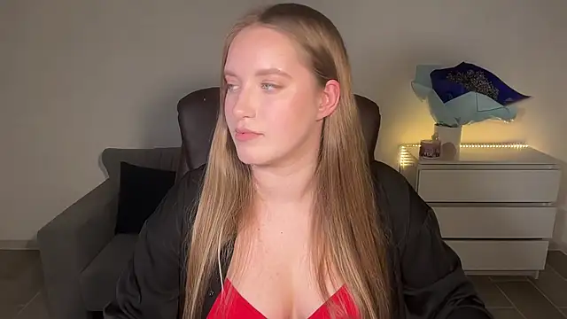 EvaMaddison online show from July 5, 9:44 pm