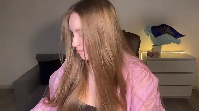 EvaMaddison online show from July 10, 6:10 pm
