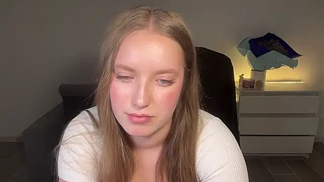 EvaMaddison online show from August 5, 10:12 pm