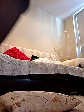 AureliaDoux online show from March 7, 1:41 pm