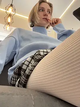 Snapshot of Feral_berry_8133 chatting on January 15, 7:15 am Feral berry 8133 online show from January 15, 7:15 am