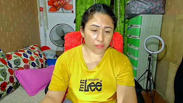 Snapshot of M_e_c_e_l chatting on December 29, 2:52 pm M e c e l online show from December 29, 2:52 pm