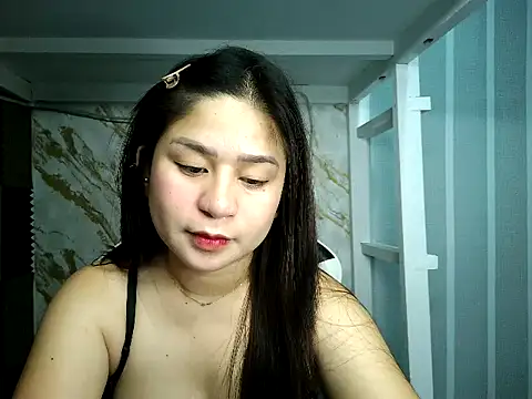 Mia 2022 online show from September 27, 2:22 pm