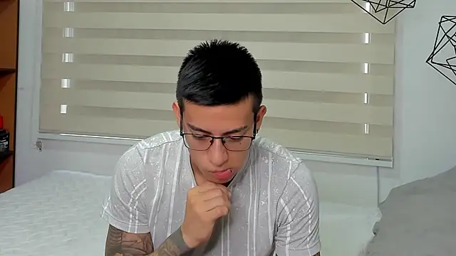 SIXXTOLOVE18 online show from February 8, 8:56 pm