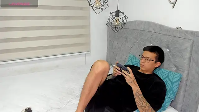 SIXXTOLOVE18 online show from February 15, 4:53 am