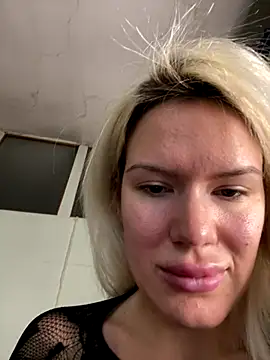 Snapshot of Keylili chatting on November 8, 11:32 am Keylili online show from November 8, 11:32 am