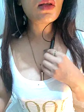 Snapshot of RadhaBabe chatting on May 15, 5:31 pm RadhaBabe online show from May 15, 5:31 pm