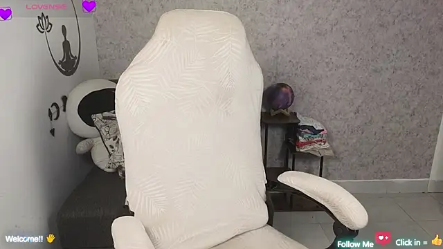 blue  moon  online show from March 18, 6:14 am