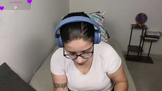 blue  moon  online show from April 27, 3:26 am