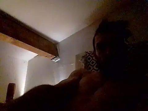 joliecu online show from May 15, 1:45 am