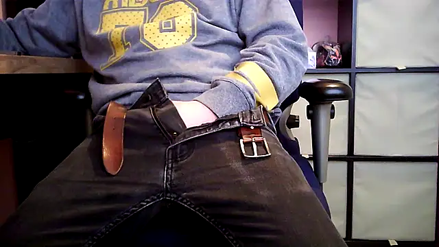 Snapshot of jimmi_xxl chatting on February 19, 11:06 am jimmi xxl online show from February 19, 11:06 am